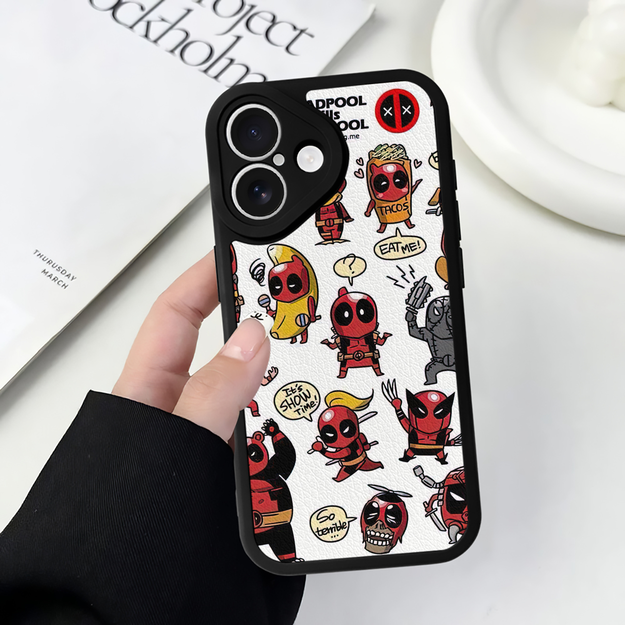 （画像用） Deadpool デッドプール 【iPhone 16シリーズ対応】シリコンスマホケース（レザー調） 材質：シリコン